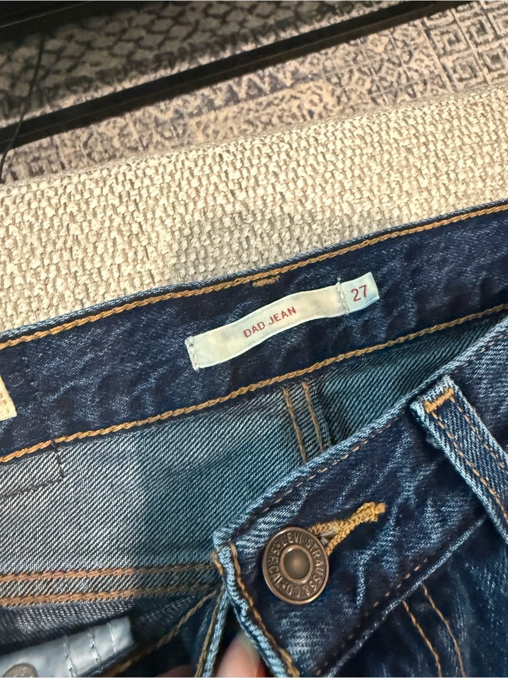 Levi’s size 27 Dad Jeans - Picture 2 of 3